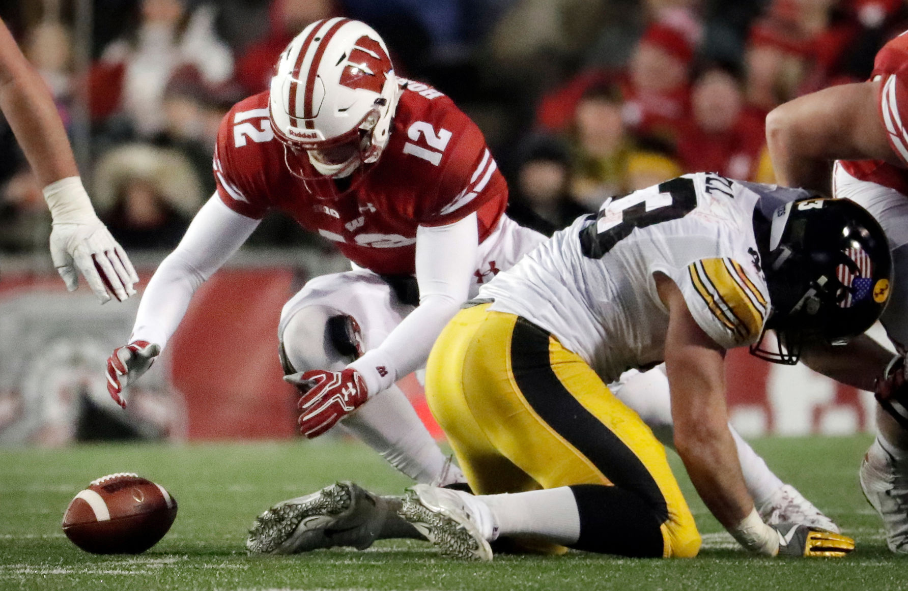 Alex Hornibrook recovers fumble